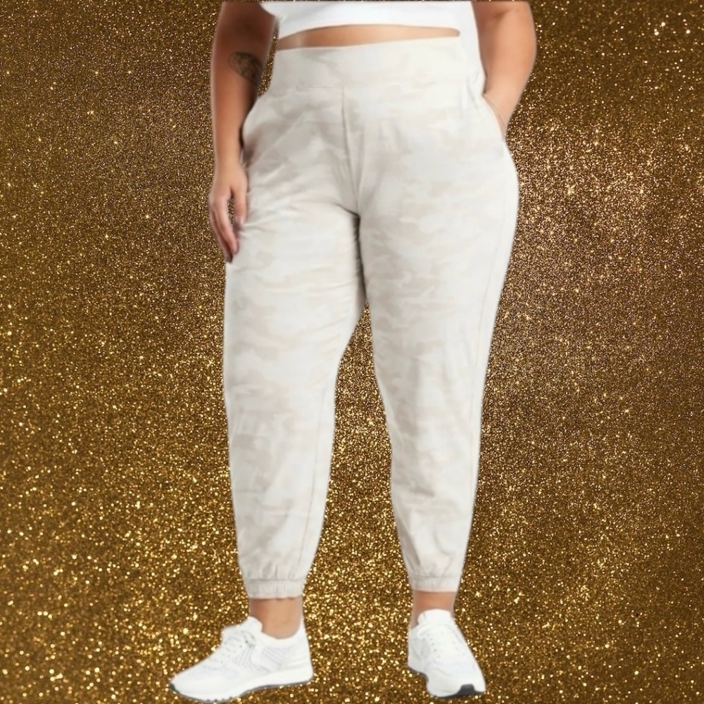 ATHLETA Brooklyn Camo Beige Jogger Size 24 New with Tags
